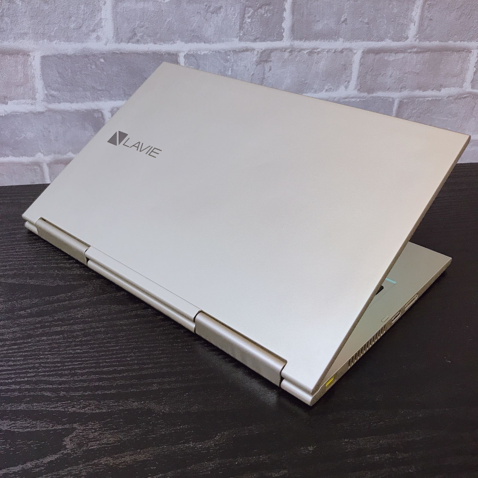 超軽量薄型約831g!! NEC LAVIE HZ750/G Core i7 7500U 2.7GHz メモリ ...