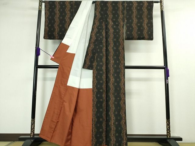 平和屋本店□極上 国指定重要無形文化財 本場久米島紬 草木染 泥染