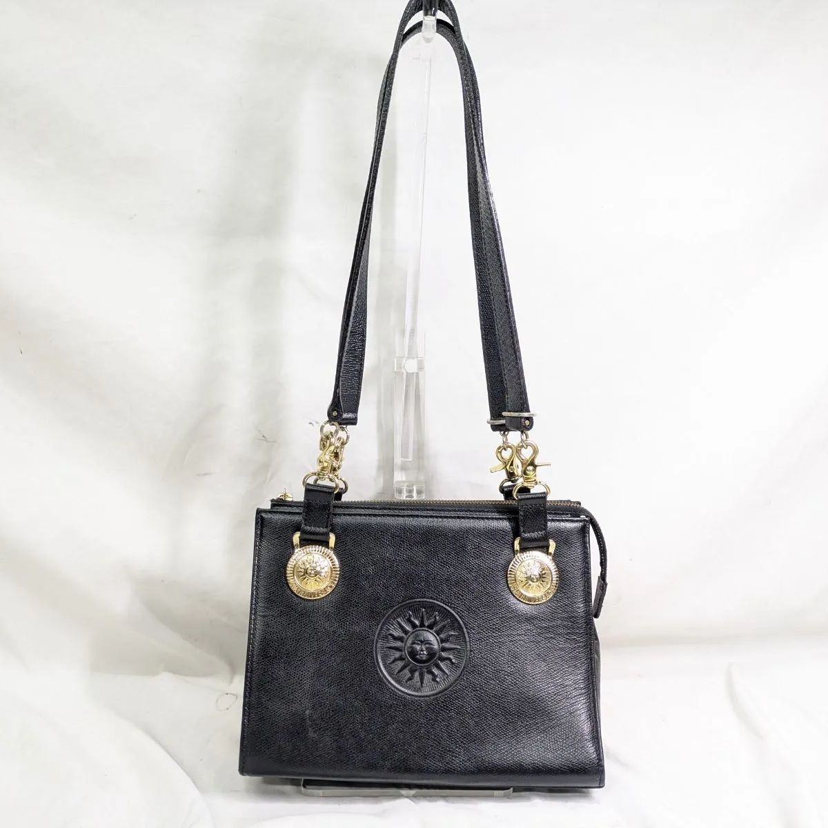 人気♡VERSACE ヴェルサーチ サンバースト レザー ハンドバッグ VERSACE - ヴェルサーチ VERSACE サンバースト ロゴ 2WAYバッグ