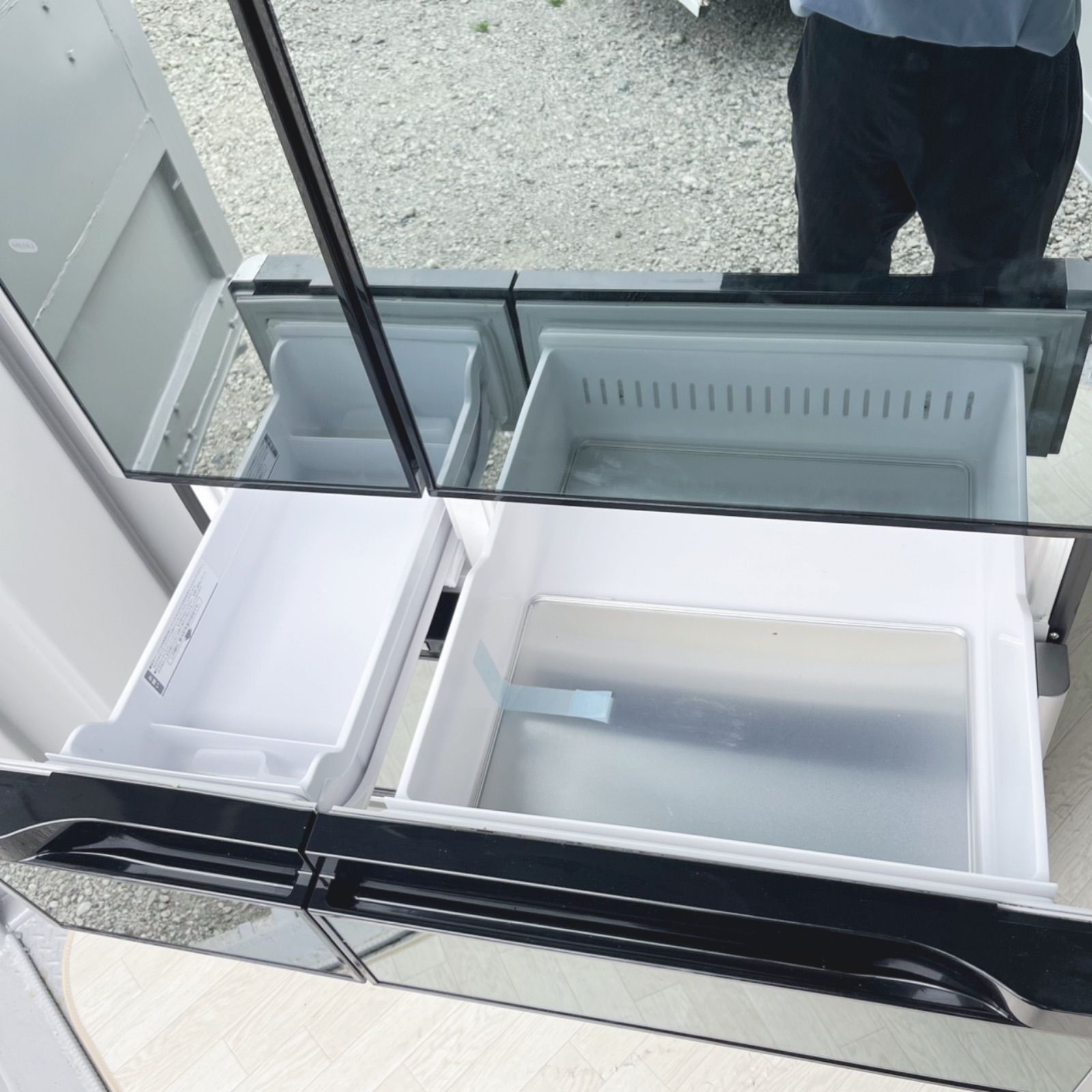 日立真空チルド搭載最 おしゃれインテリアミラー大容量冷蔵庫