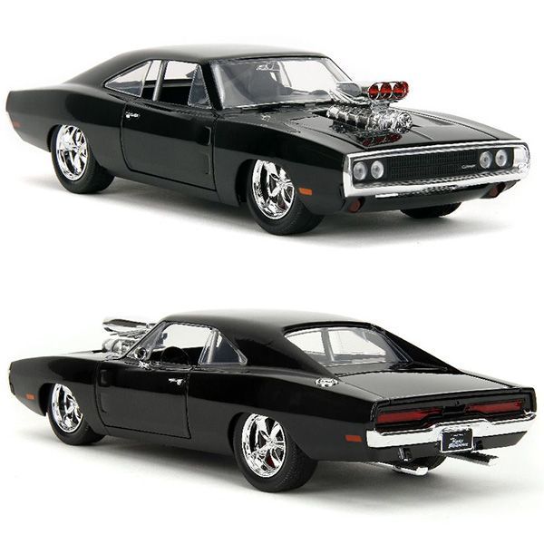 ミニカー 1:24 DOM&#39;S 1970 DODGE R/T w/DOM TORETTO Amazon.com: Jada Fast & Furious 1:24 Dom's Dodge Charger Die