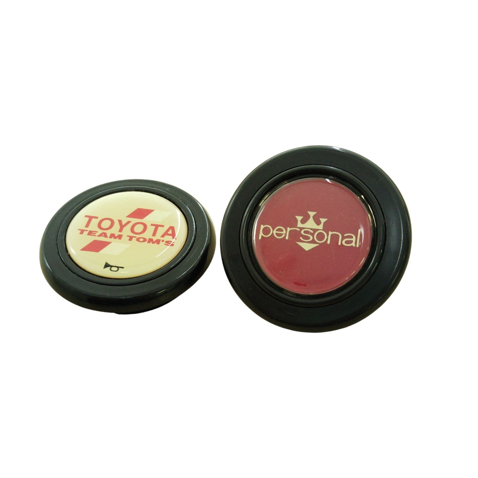 X10268 ホーンボタン personal TOYOTA TEAM TOM S ステアリングホーンボタン ロゴマークゴールド ハンドル クラクション モモ パーソナル 汎用 休車 車