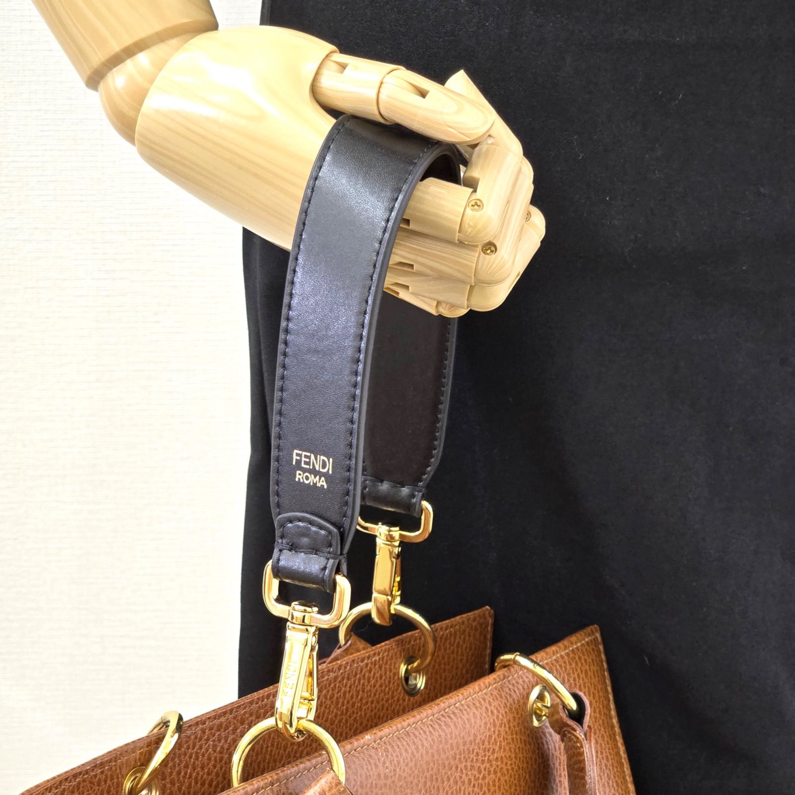 未使用級 FENDI ストラップユー ベルト 保存袋付 定価126,500円