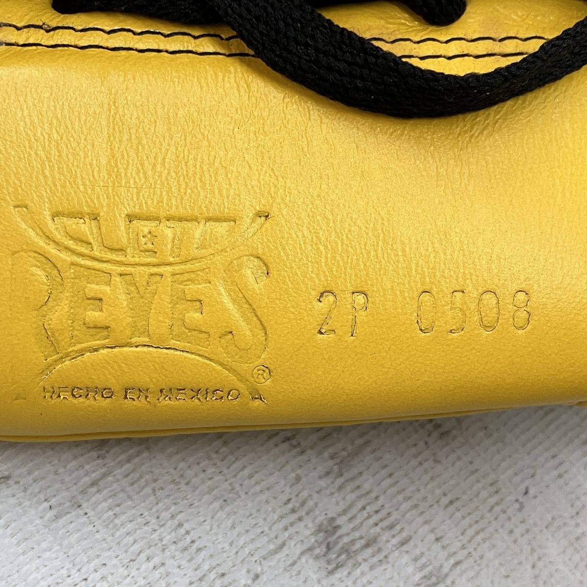 REYES 8oz