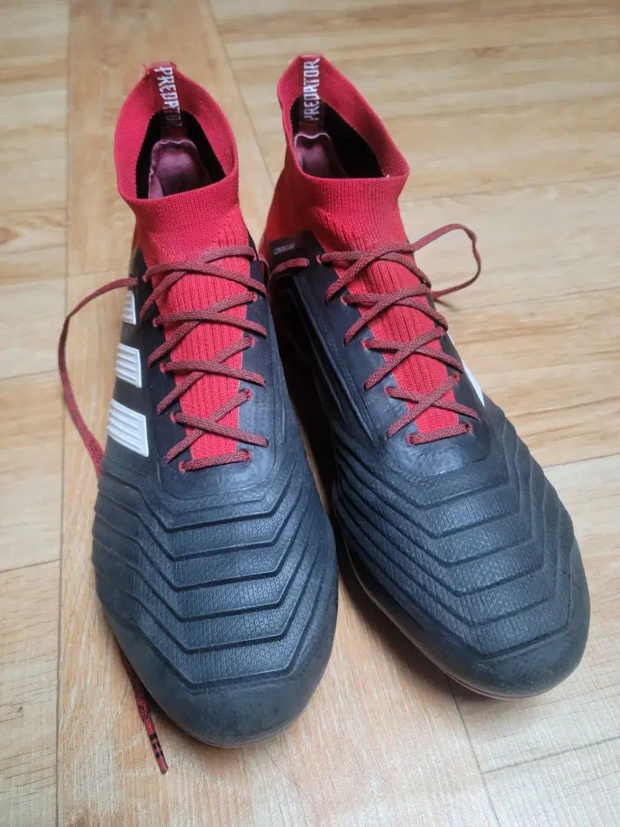 adidas Predator サッカーシューズ レッド 収納袋付き 24.5