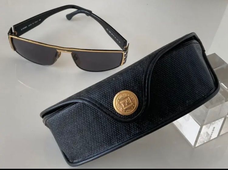 ケース・オマケ】 FENDI ゴールド縦にFENDIの文字 サングラス 未使用 