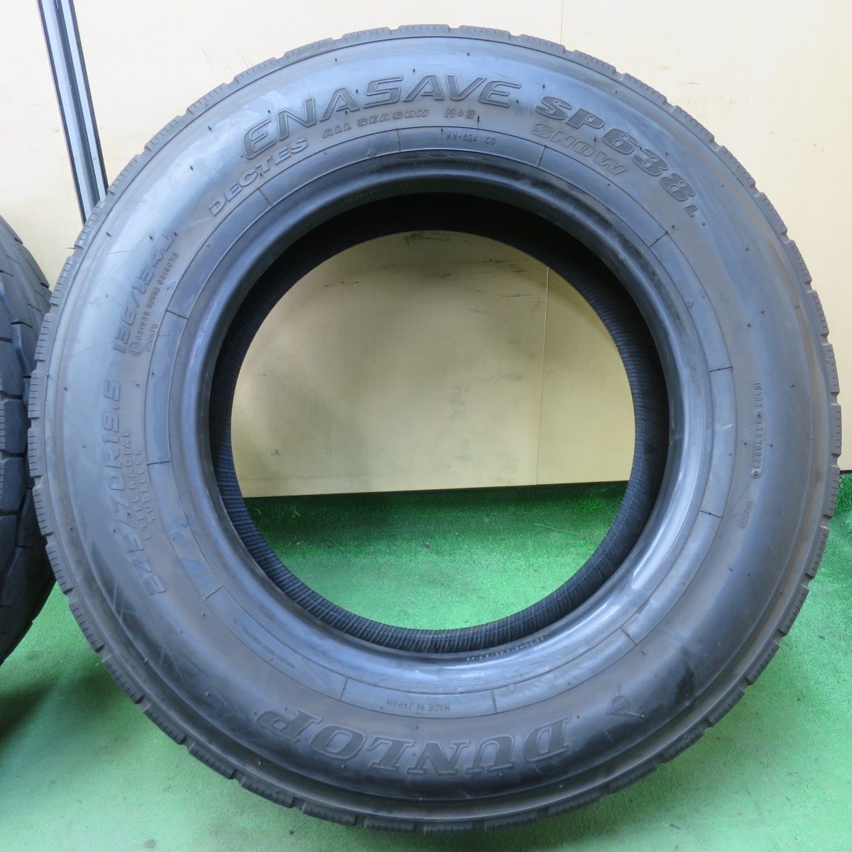 タイヤ 245|70R19.5