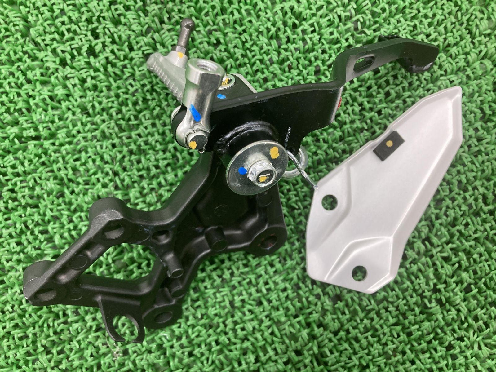 ZX-25R ステップ 右 SKT カワサキ 純正 中古 バイク 部品 ZX250E