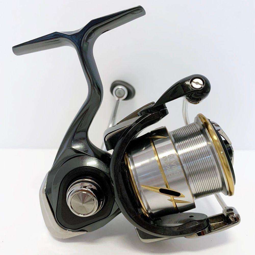 [ジャンク品]ダイワ 20ルビアスFC LT2500S(替えスプール付) ジャンク品]ダイワ 20ルビアスFC LT2500S(替えスプール付) DAIWA 20