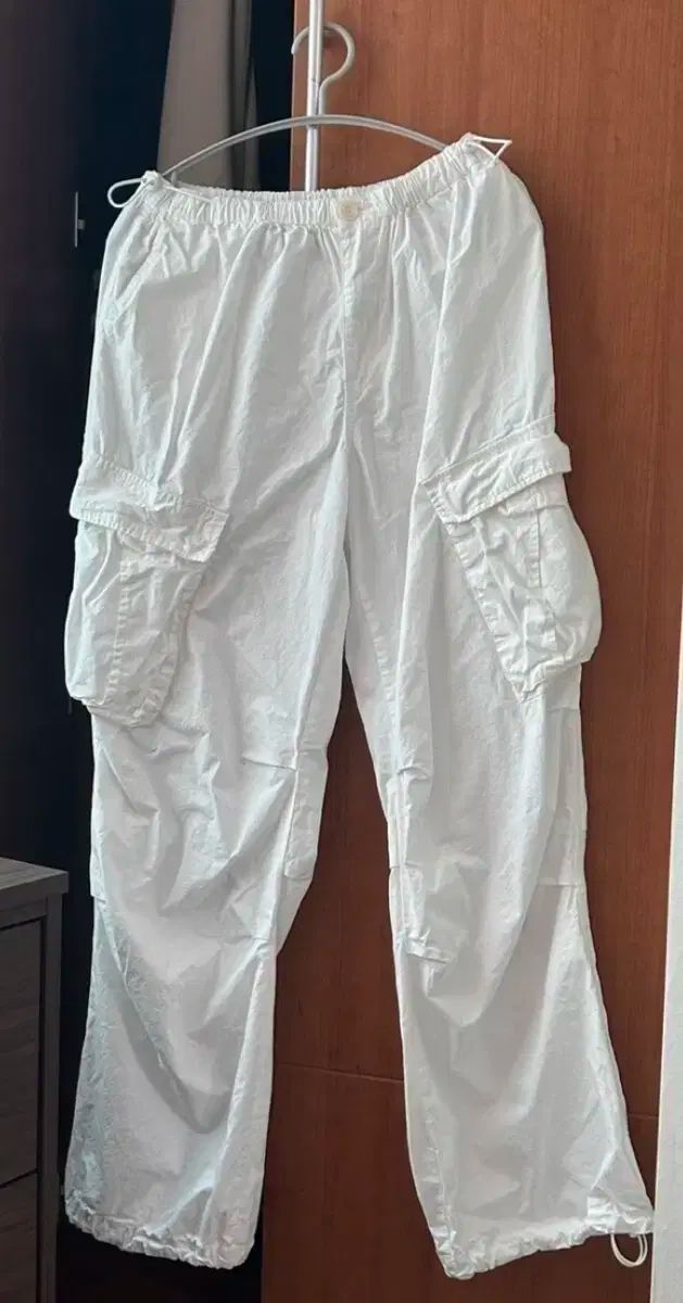 エズイフ If ～また逢えたら～ パラシュート カーゴ パンツ 白