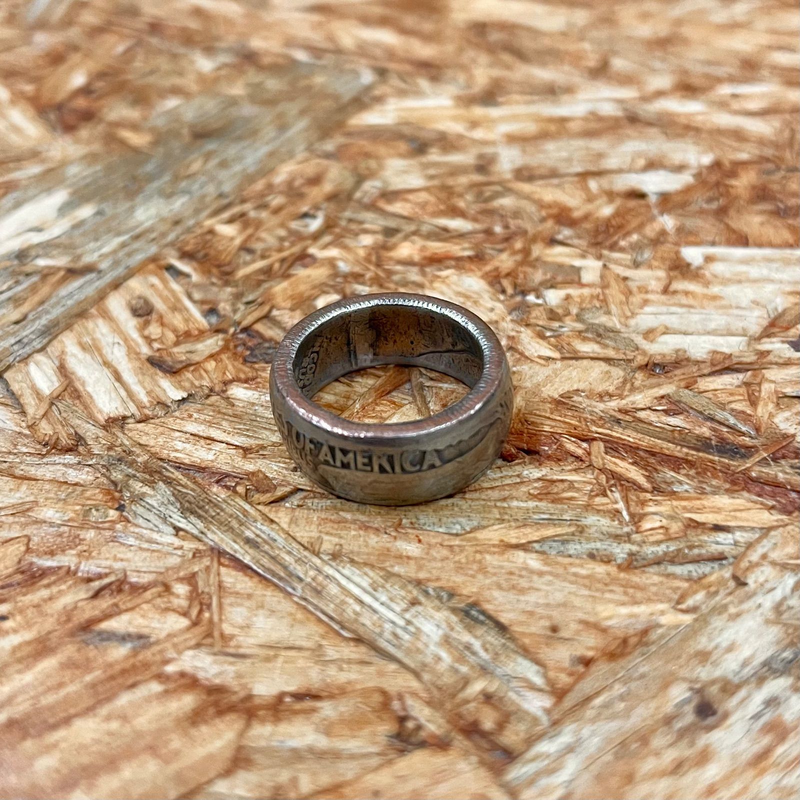 1】オールドコインリング 25セント ハンドメイド 指輪 オリジナル ヴィンテージコイン アクセサリー USA アメリカ 硬貨 ウォーターダラー  ビンテージ VINTAGE - メルカリ
