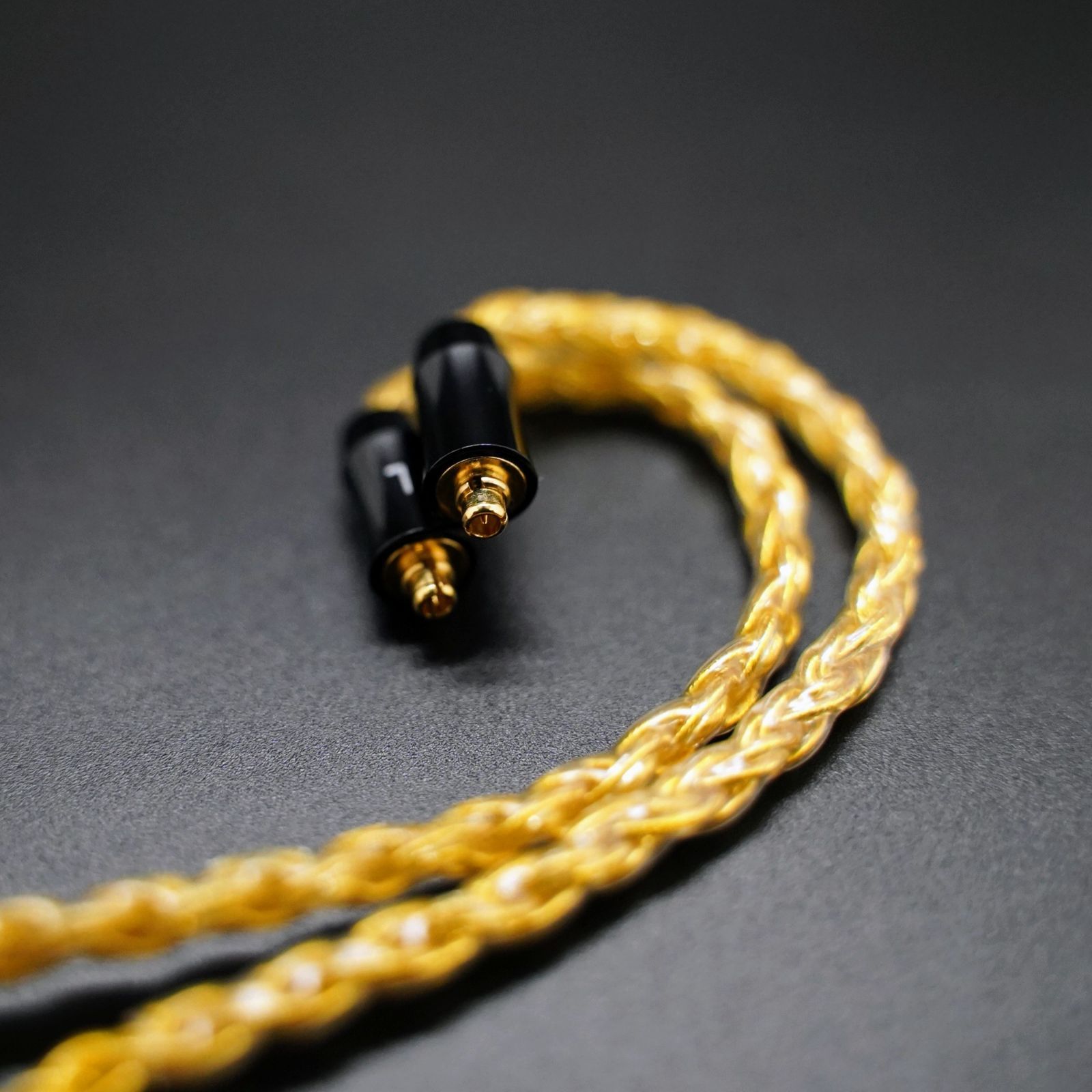 黒色部品 16芯 金メッキリケーブル アップグレード mmcx/3.5mm 標準 黒色部品 16芯 金メッキリケーブル アップグレード mmcx/3.5mm