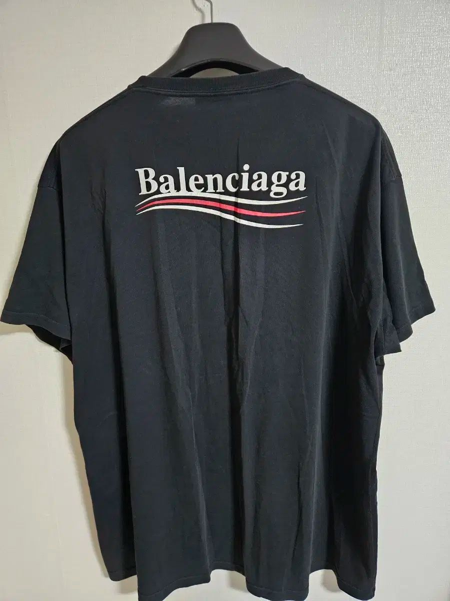 xl BALENCIAGA(バレンシアガ) ウェーブ ロゴ 半袖 xl BALENCIAGA(バレンシアガ) ウェーブ ロゴ 半袖