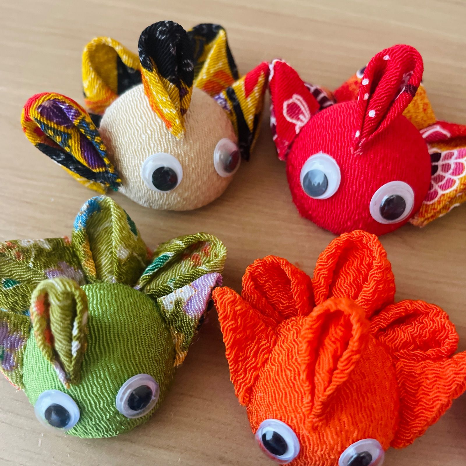 ハンドメイド 金魚 8匹 夏飾り 玄関飾り ちりめん つまみ細工