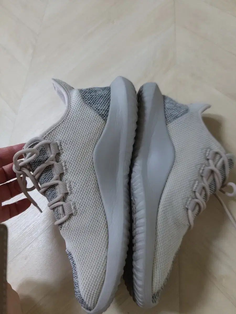 adidas アディダス