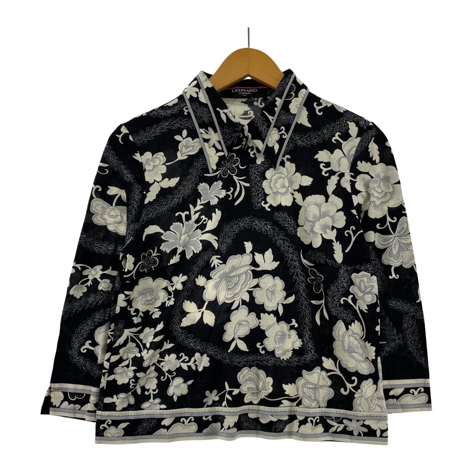 LEONARD レオナール 半袖シャツカットソー 花柄　総柄　XLブラック LEONARD 半袖ブラウス シャツカットソー 花柄 総柄 Lサイズ 黒