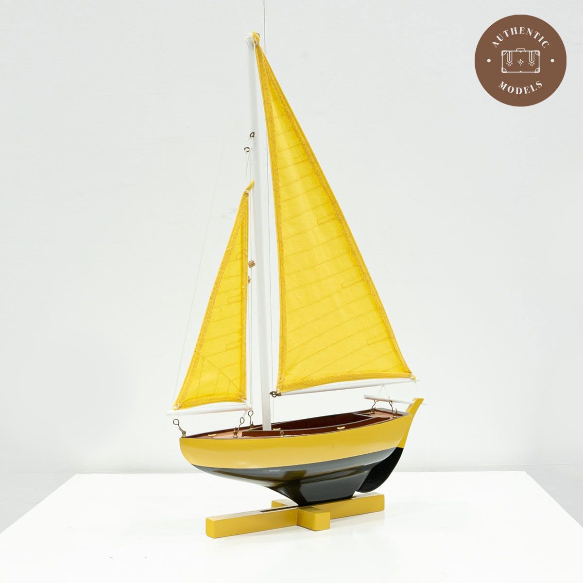 【展示品】AUTHENTIC MODELS オーセンティック モデルズ Sunset Sailer Yellow サンセットセイラーイエロー 模型 【配送要確認】