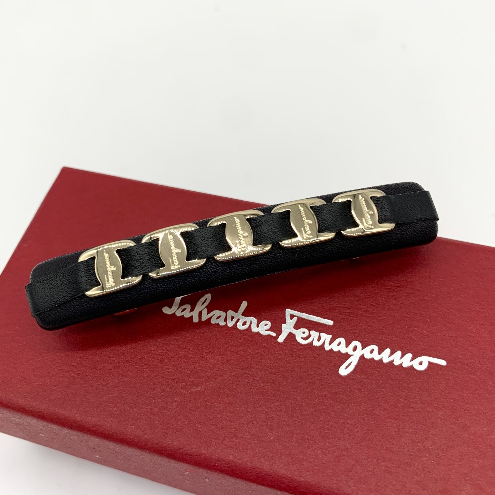 Salvatore Ferragamo ヘアピン ブラック　バレッタ サルヴァトーレフェラガモ バレッタ ヘアピン ヴァラリボン 黒