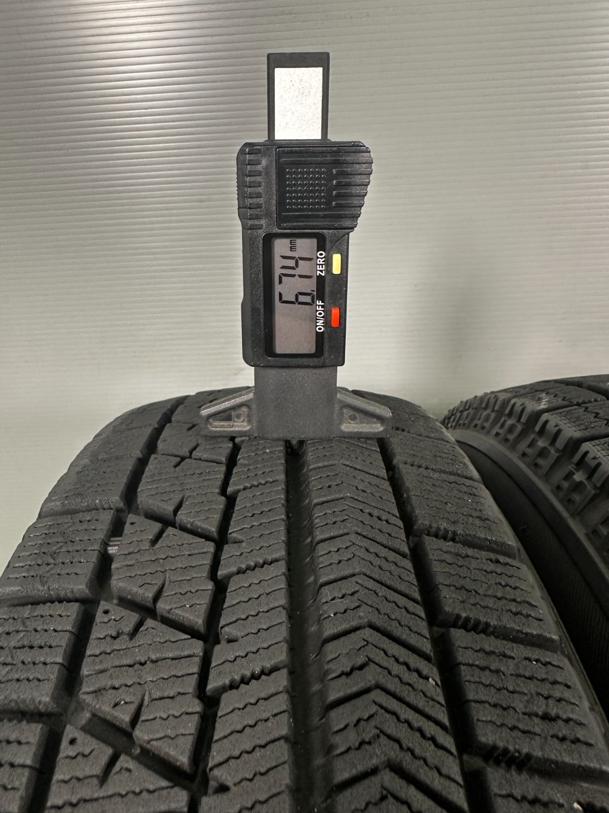 送料無料☆155/65R14 ブリヂストン VRX 2020年製 4本 冬タイヤ 送料無料☆155/65R14 ブリヂストン VRX 2020年製 4本 冬タイヤ