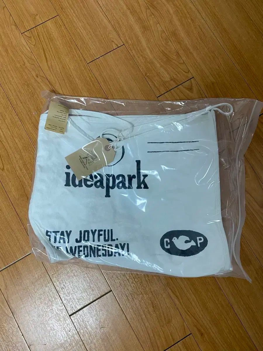 コレクトフィッシュ ニュースレターバッグ 白