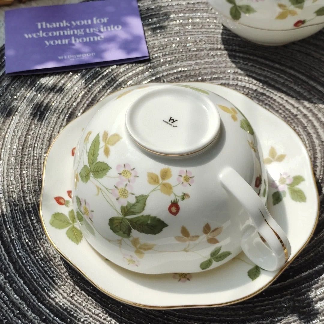 ウェッジウッド ワイルドストロベリー シリーズ子母ポット英国式アフタヌーンティーコーヒー|ティーカップ