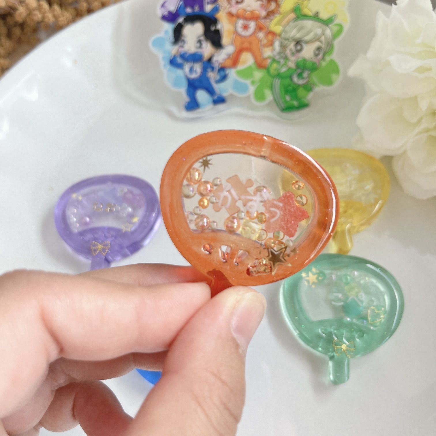 ミヤ　Man 箱推し　フラワー入り光る　キーホルダー　推し活 楽天市場】再入荷！【 アクリル フラワー チャーム 1個 】 花
