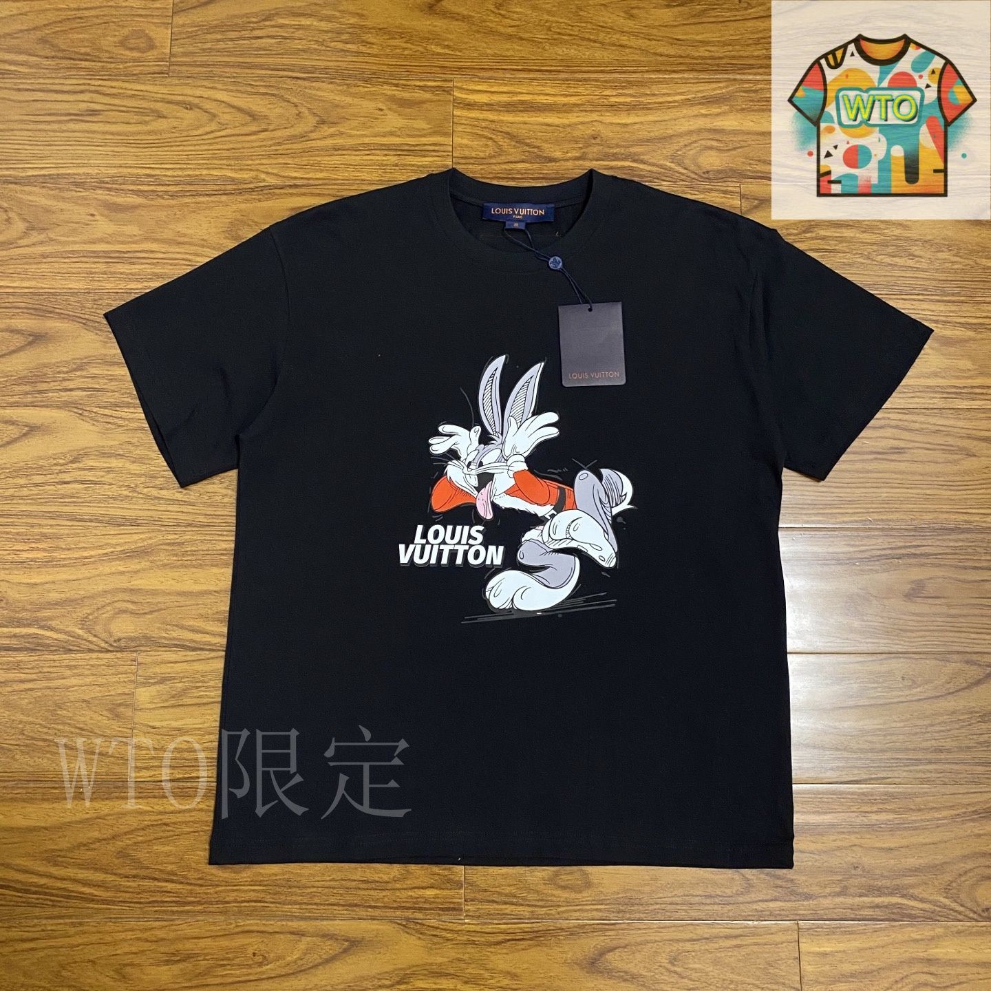 Louis Vuitton すぐ届く プリント Tシャツ 半袖 2色 送料込み Louis Vuitton すぐ届く プリント Tシャツ 半袖 2色 送料込み