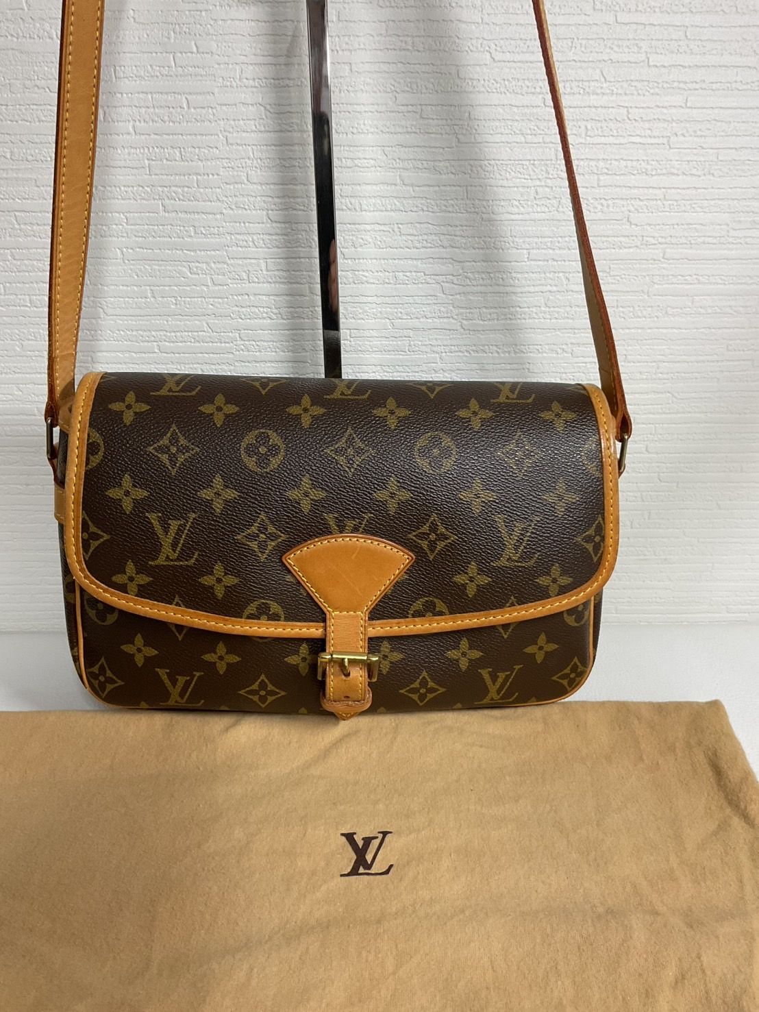 本日限定【LOUIS VUITTON 】廃盤人気品ソローニュ ショルダーバッグ 美品廃番モデル ルイ・ヴィトン モノグラム ソローニュ ショルダー