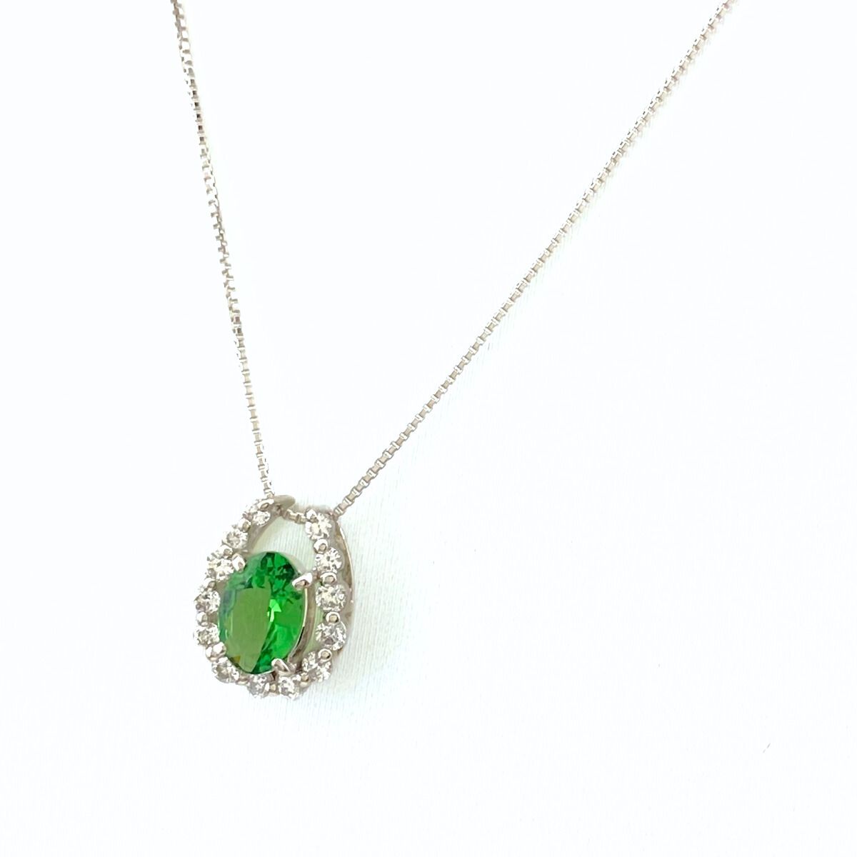 グリーングロッシュラーガーネット デザインネックレス プラチナ ペンダント メレダイヤ ダイヤモンド ネックレス Pt900 Pt850 グリーングロッシュラーガーネット レディース