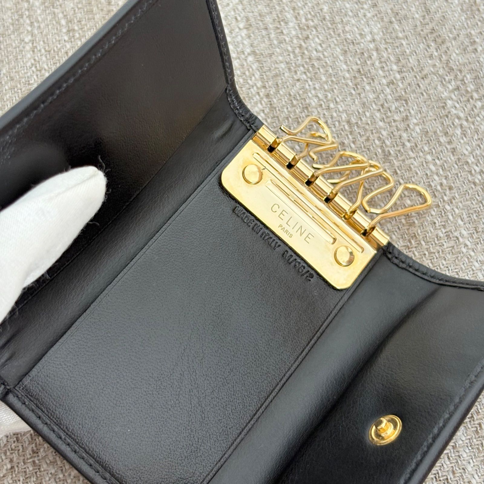 極美品】【箱付き】 セリーヌ 6連キーケース ブラック系