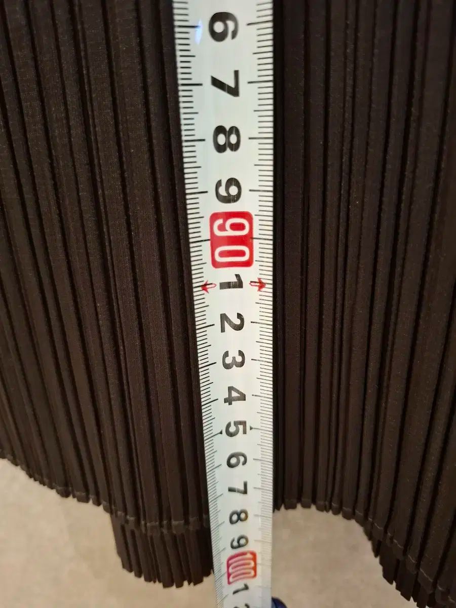 プリーツプリーズ モックネックONE