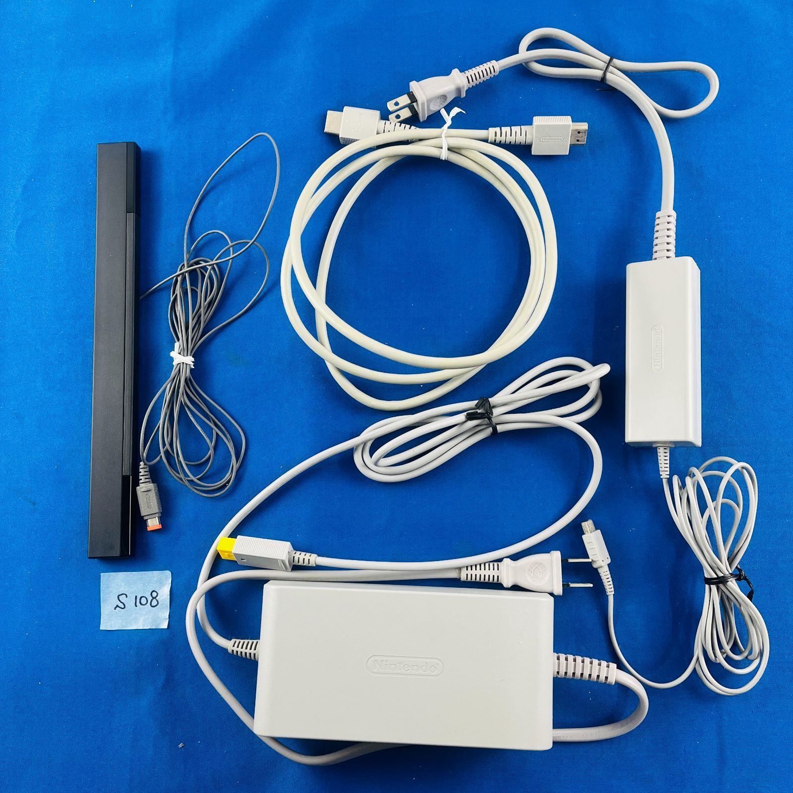 ◇S108【通電動作OK】完品! ニンテンドー Wii U すぐに遊べる マリオ