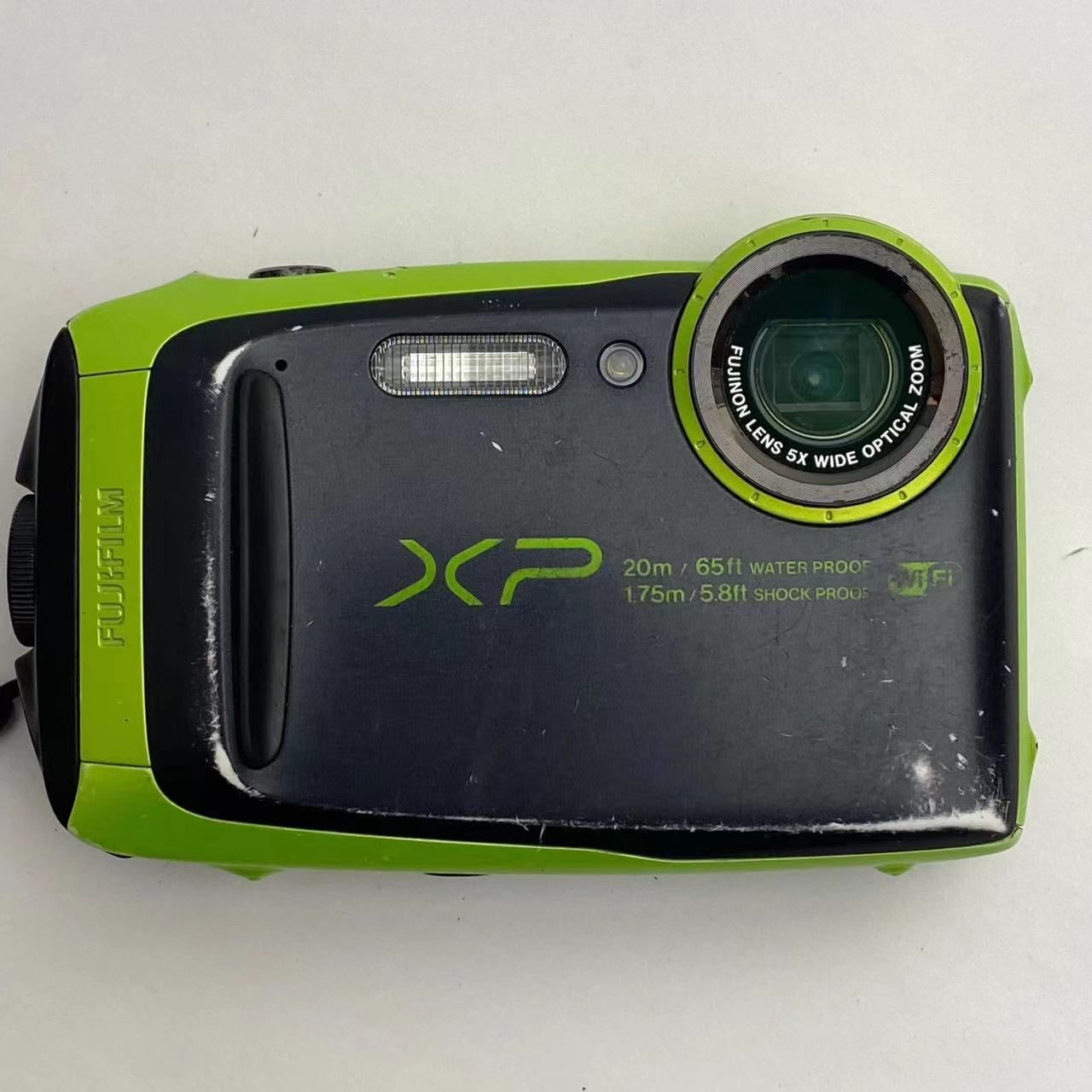 富士フイルムデジカメ防水XP120 色ライム