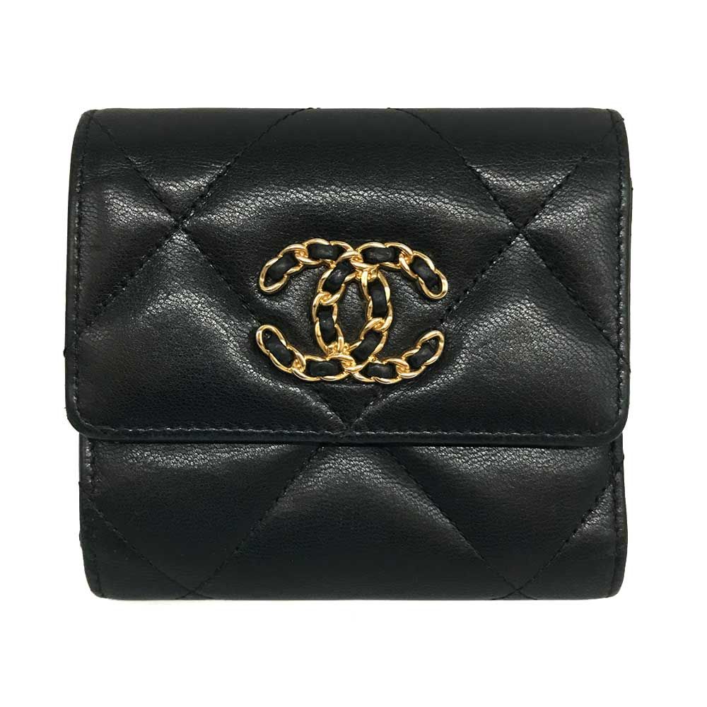 シャネル スモール フラップウォレット ナインティーン ラムスキン  ブラック ABランク 中古 シャネル スモール フラップウォレット ナインティーン ラムスキン