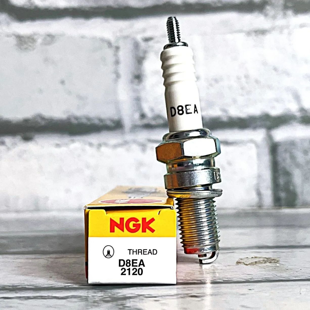NGK D8EA (2120) 新品 送料込 ホンダ ホークCB400N/T/T-AT (