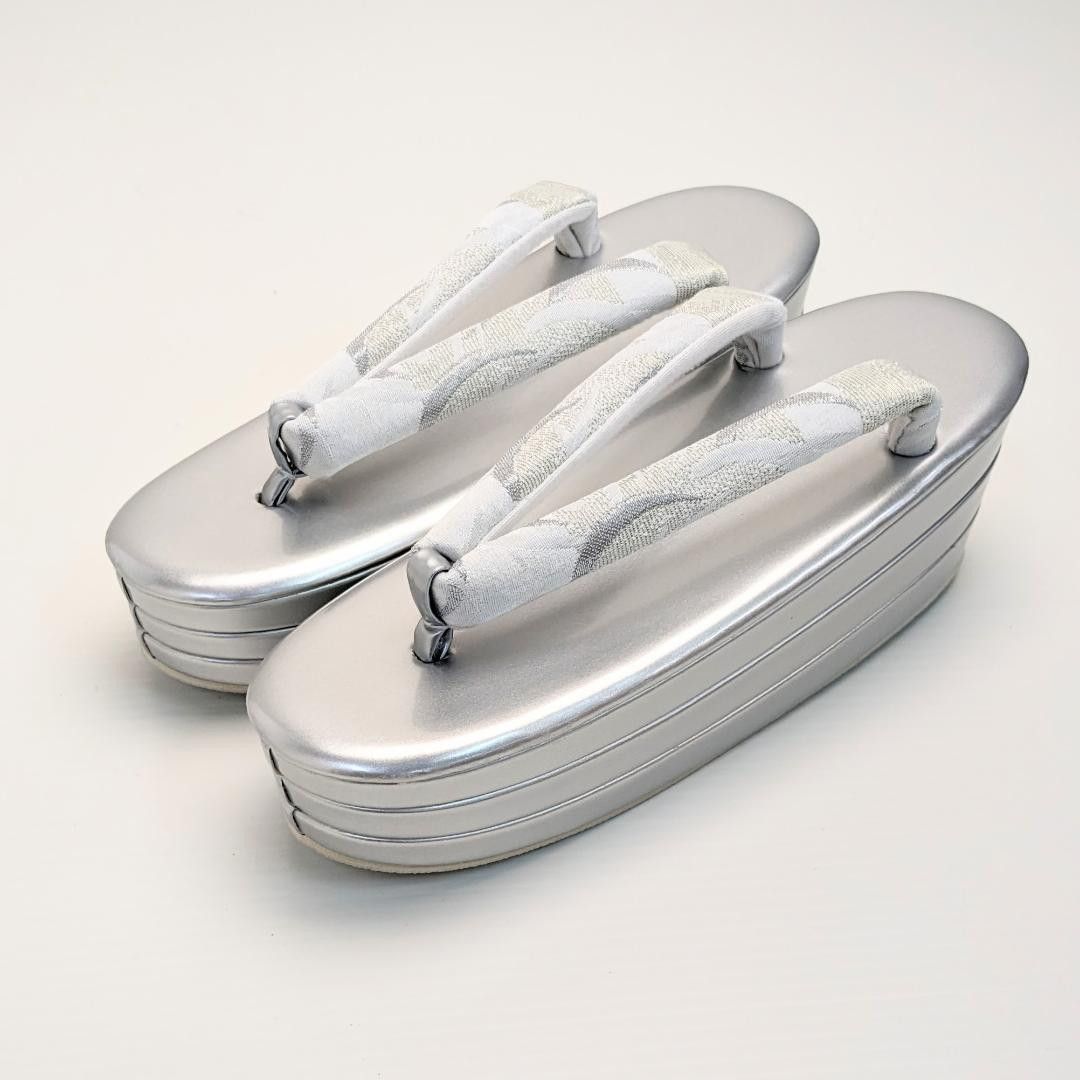 和装 草履バッグセット 帯地 モダン 銀×白 3枚芯 フリーサイズ k16-2 楽天市場】【お買い物マラソン 全品半額クーポン配布中!】モダン