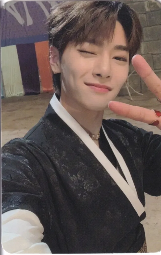 I.N – NOEASY core album photocard (Expansion) photocard