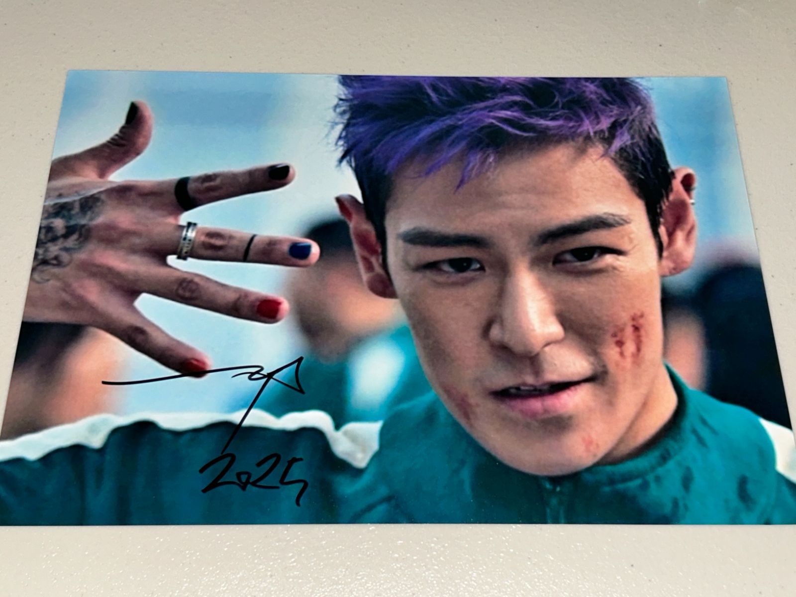 T.O.P チェ スンヒョン 直筆サイン スチール写真 A4サイズ