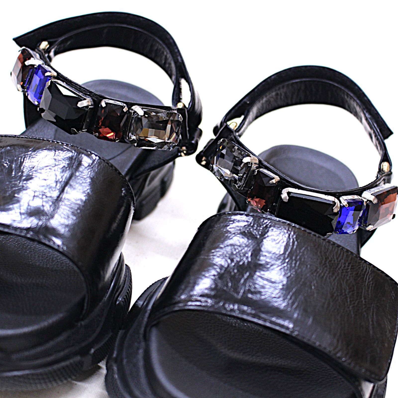 ビジューサンダル