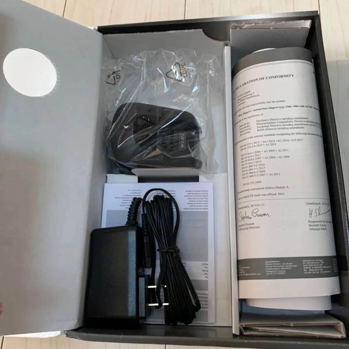 未使用品　理容師国家試験対応　WAHL Chrom2Style Clipper 未使用品 理容師国家試験対応 WAHL Chrom2Style Clipper