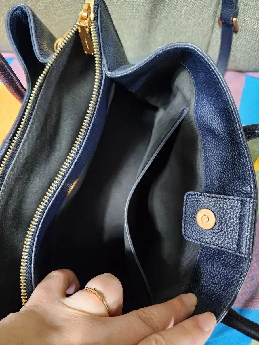 BURBERRY ハンドバッグ　ショルダーバッグ　インナーバッグ付　2way 週末限定値下げBURBERRY風ストライプショルダーバッグ新品未使用