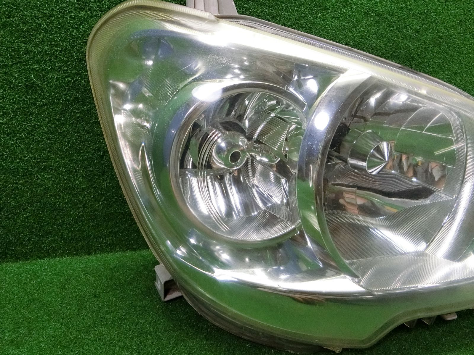 タント・エグゼ L455S 右ヘッドランプ