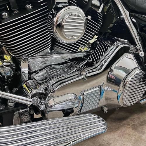 FINNED ダービーカバー 2018年FLSB 2019年以降ソフテイル