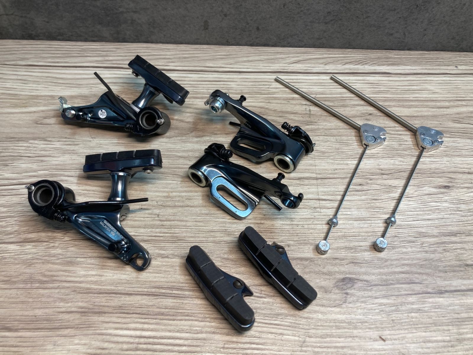 IZ682 シマノ SHIMANO BR-CX70 カンチブレーキ 前後セット