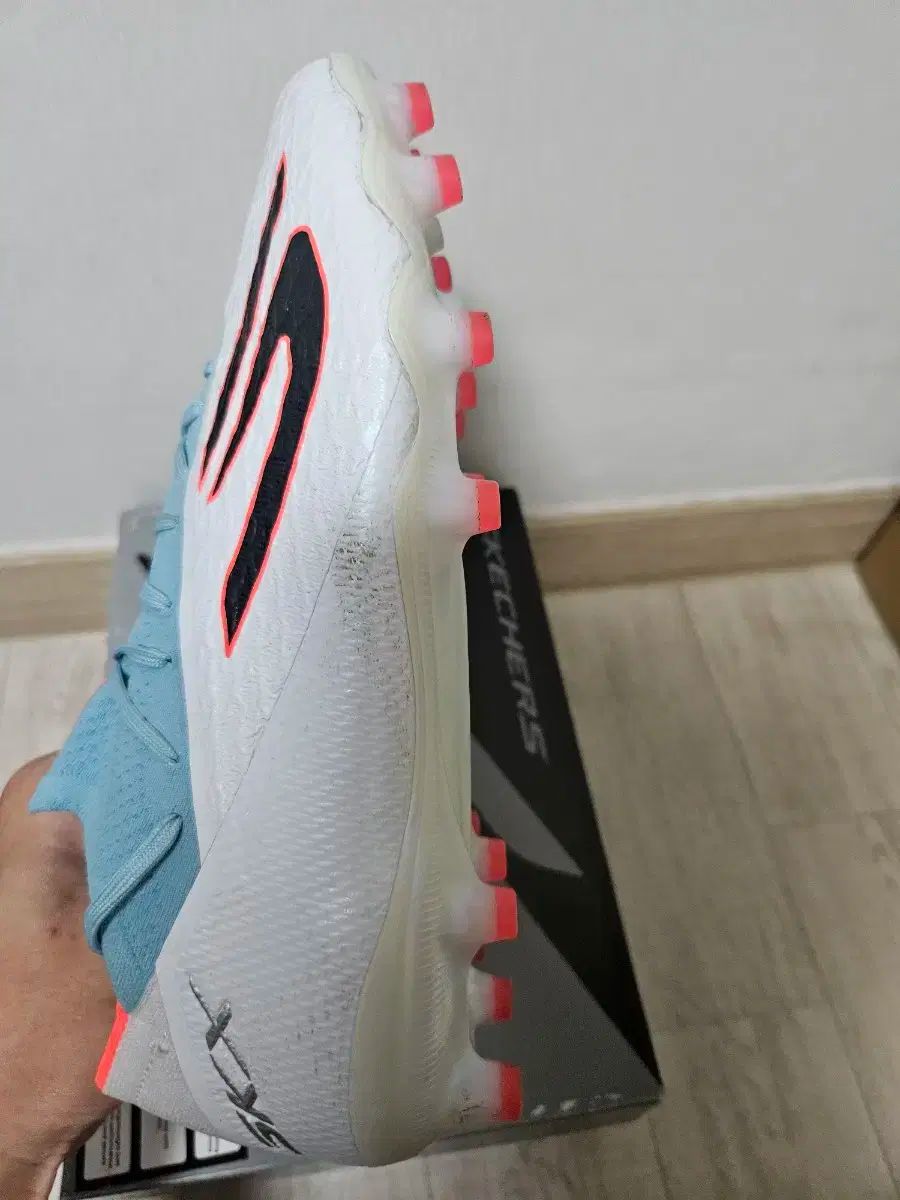 スケッチャーズ