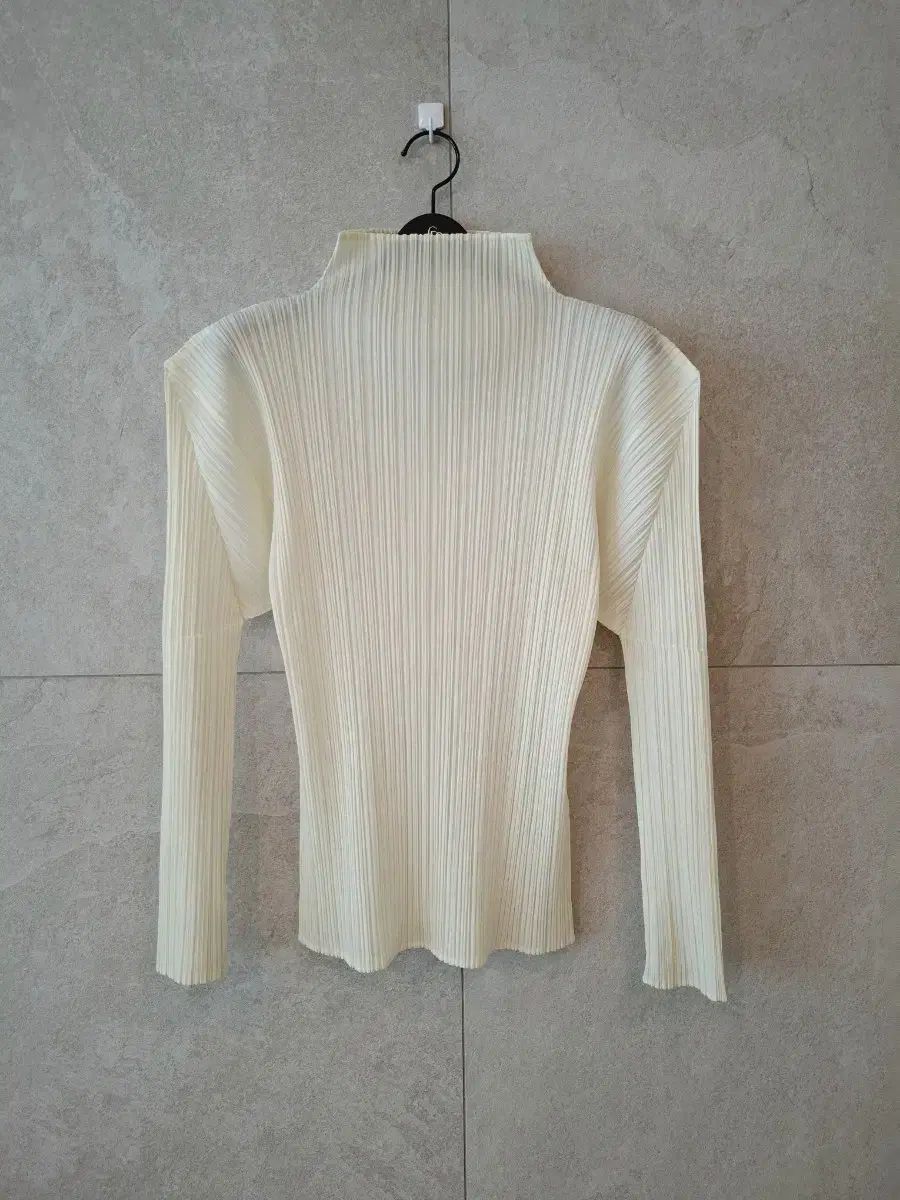 Issey Miyake プリーツプリーズ トップス issey miyakeプリーツ