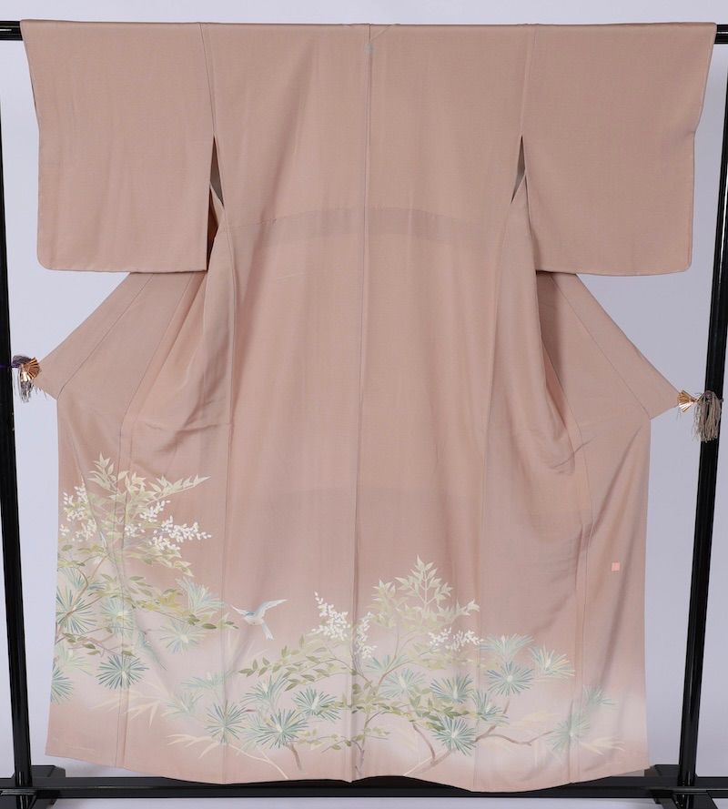色留袖　本加賀友禅　新品未使用品　縫い紋五三の桐　薄茶　緑　松　花　鳥　T510 色留袖 本加賀友禅 新品未使用品 縫い紋五三の桐 薄茶 緑 松 花 鳥