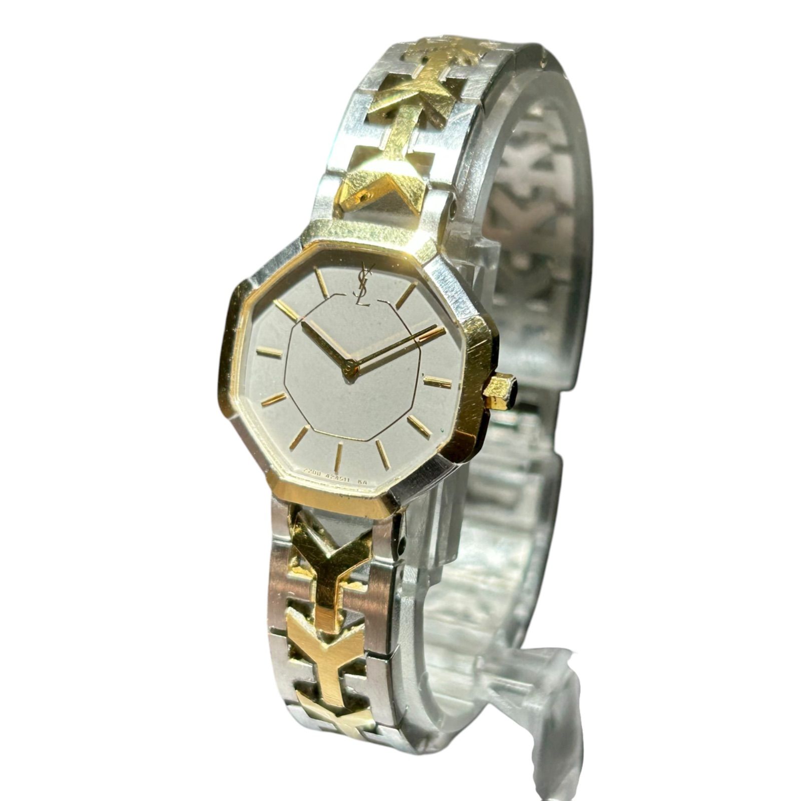 ジャンク品☆イヴ・サンローラン シチズン YVES SAINT LAURENT　クォーツ　★希少モデル イヴサンローラン 時計 YVES SAINT LAURENT イヴ・サンローラン 4620