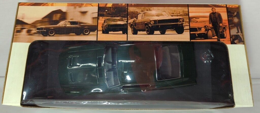 AUTOart 1|18 STEVE McQUEEN VERSION FORD MUSRANG GT390 GREEN 72811