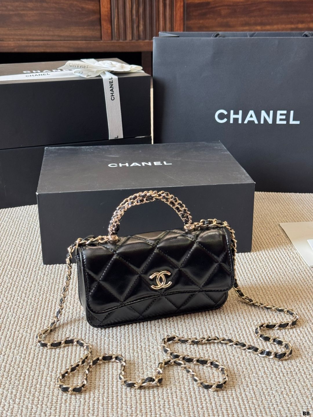 24B CHANEL CCロゴ ねじれハンドル チェーンウォレット org.jpg